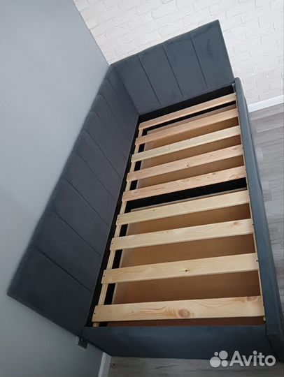 Кровать для подростка ребенка