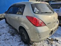 Nissan Tiida 1.5 AT, 2007, битый, 200 000 км, с пробегом, цена 49 000 руб.