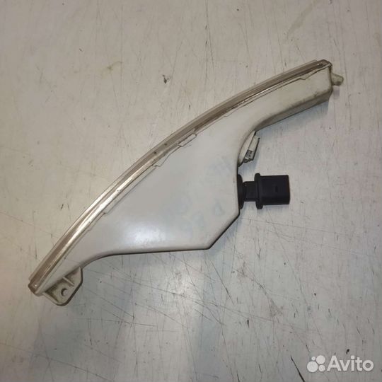 Указатель поворота левый в бампер VW Passat B6