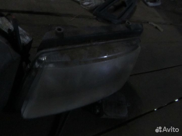 Фара левая правая VW Passat b5 ксенон