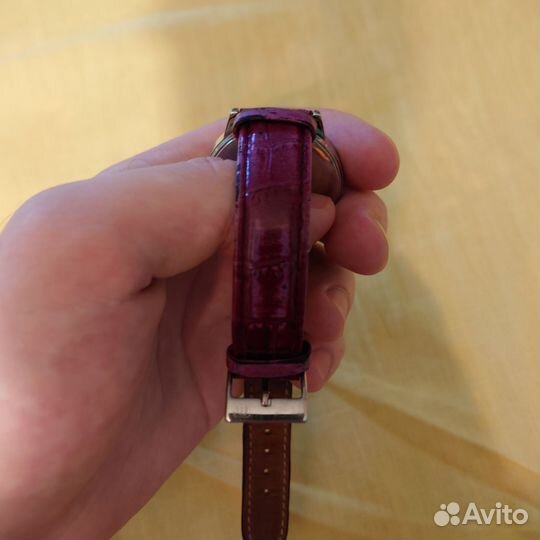 Продаю часы Circle-Oval