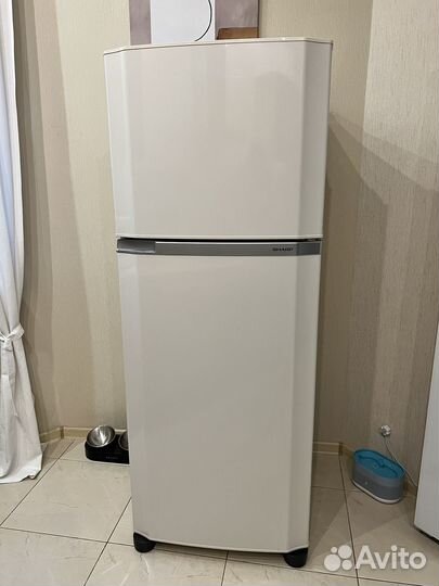 Холодильник Sharp (No Frost)