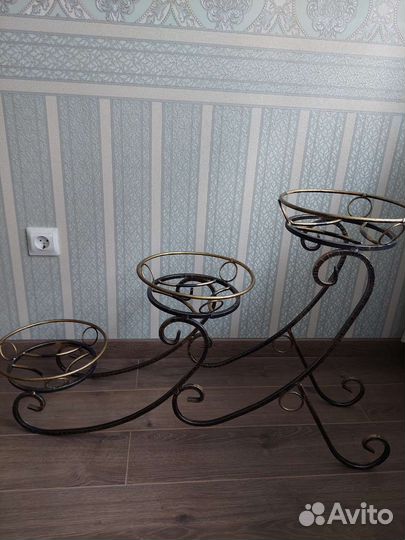 Подставка для цветов