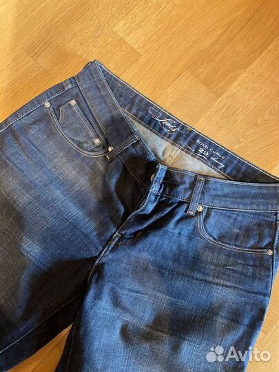 Джинсы Levis