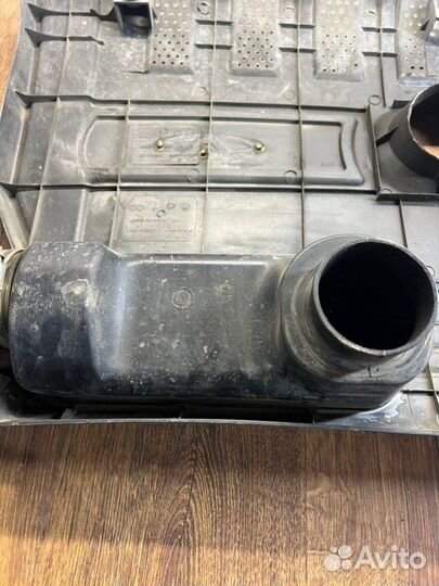 Декоративная крышка двигателя Vortex Estina седан