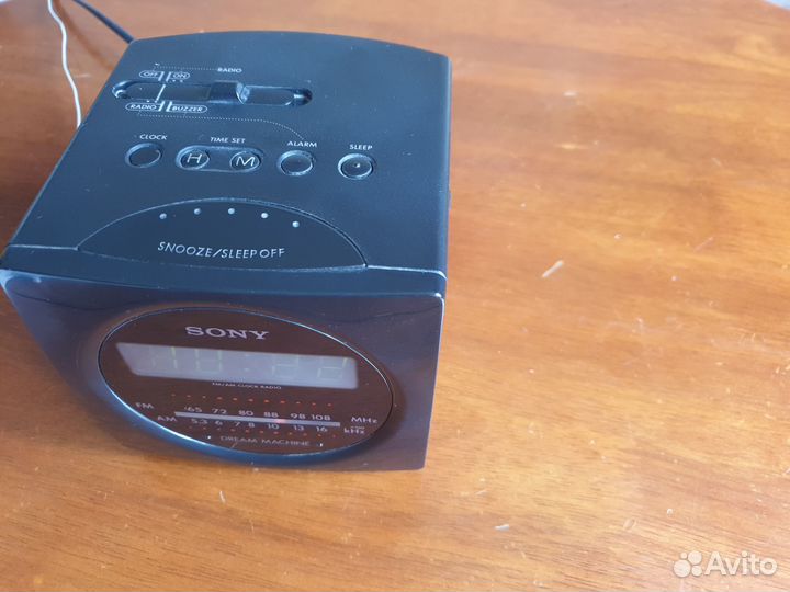 Часы-радиобудильник Sony ICF-C130