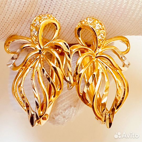 Золотые серьги с камнем