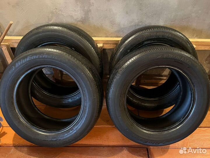 Yokohama 104ZR 215/60 R16