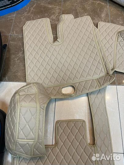 Продам 3D ковры из экокожи на Sitrak С7Н, бол.каб