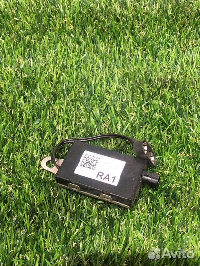 Антенна Tesla Model X 2018 1448945-00-C