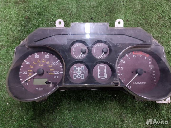 Панель приборов Mitsubishi Pajero V 6G74 2000-2006