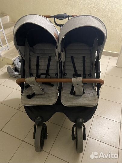 Коляска для двойни