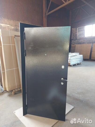 Дверь входная металлическая