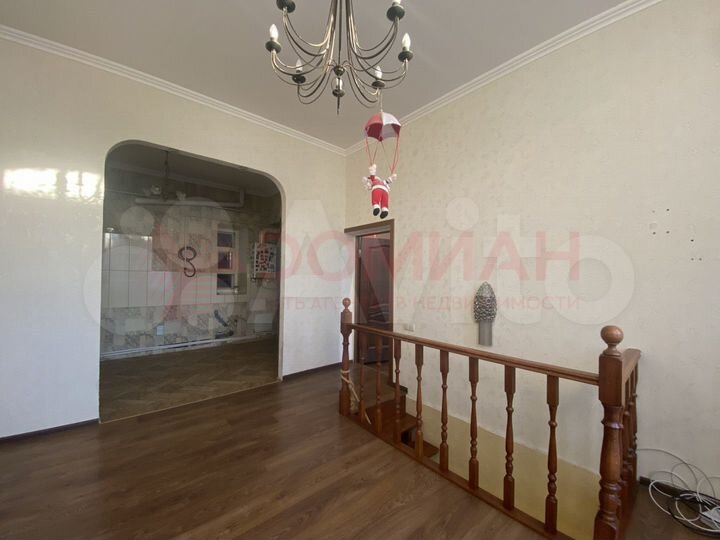 4-к. квартира, 105 м², 2/3 эт.