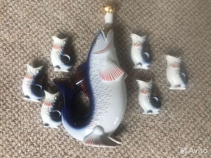 Графин с рюмками 