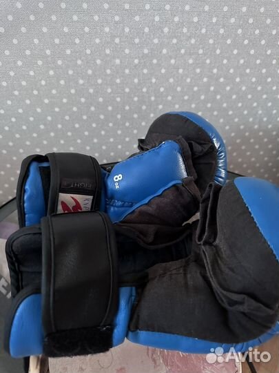 Боксерские перчатки