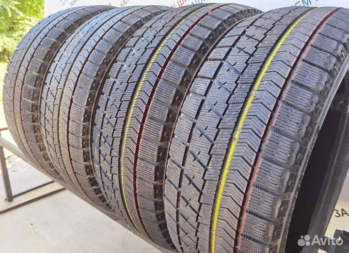 Bridgestone Blizzak VRX 215/55 R17 97V