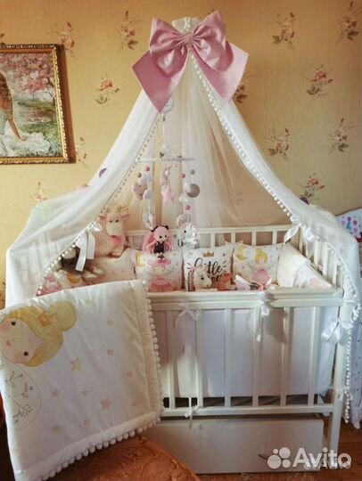 Комплект бортиков в кроватку + бельё