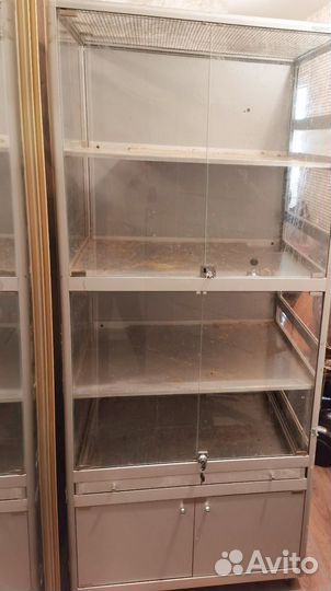 Витрина для шиншилл бу на колёсиках