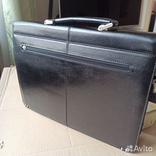 Мужской кожаный портфель