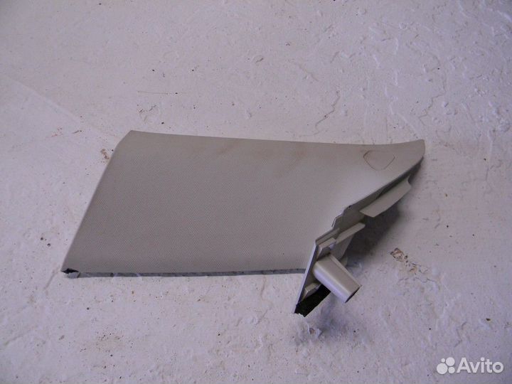 Обшивка стойки Focus III 2011