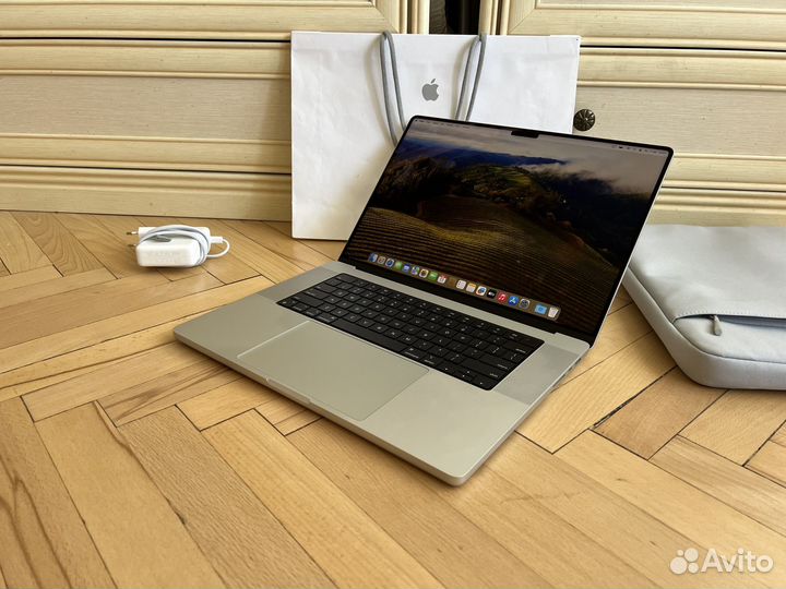 MacBook Pro 16 2023 M2 16Gb 1Tb Silver Как новый