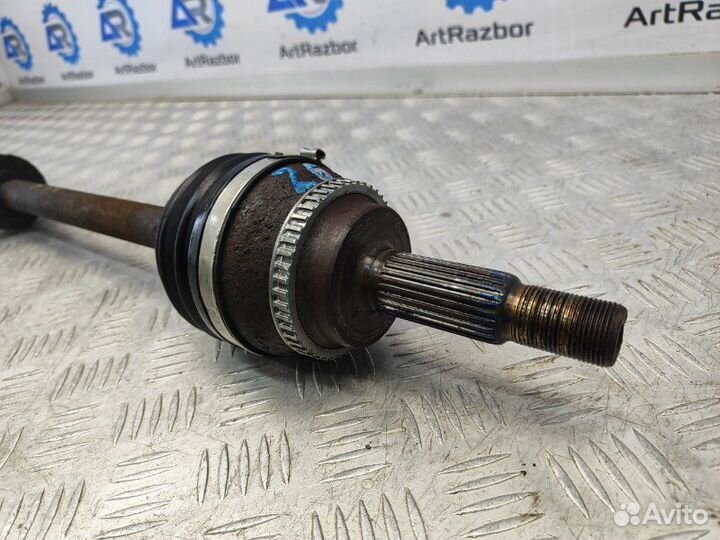 Привод передний правый Toyota Corolla Verso E121