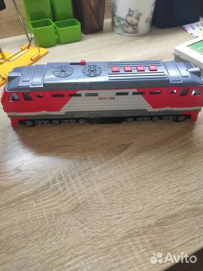 Игрушка тепловоз