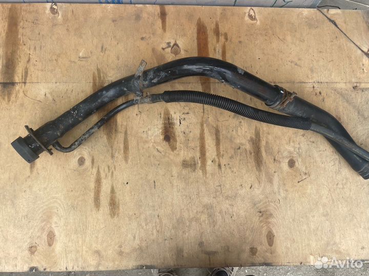 Заливная горловина топливного бака Mazda Demio DW