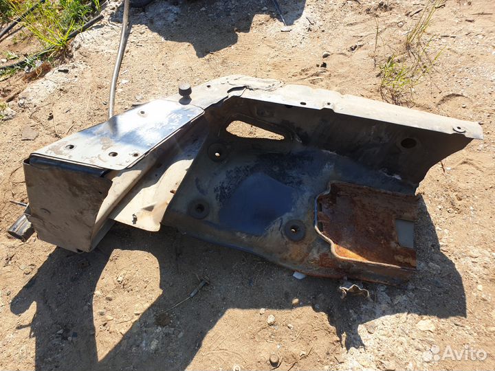 Лонжерон передний правый очко фары m ml w163 163 м