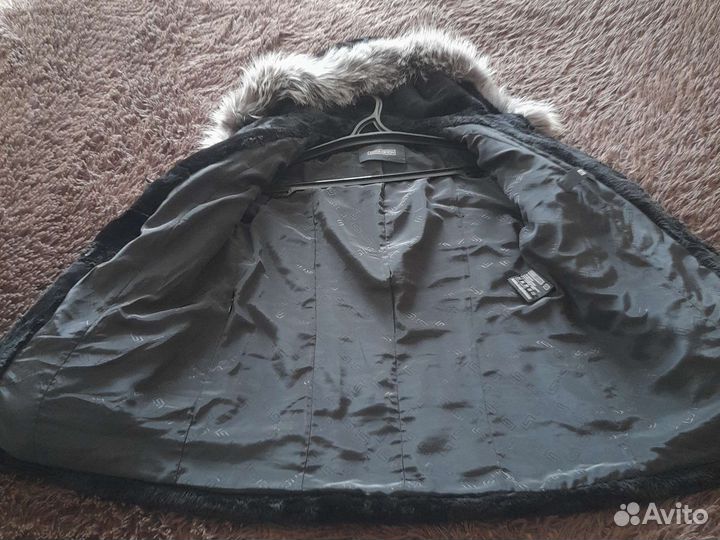 Шуба мутоновая с чернобуркой