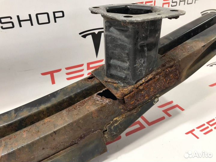 Усилитель переднего бампера Tesla Model S 2015