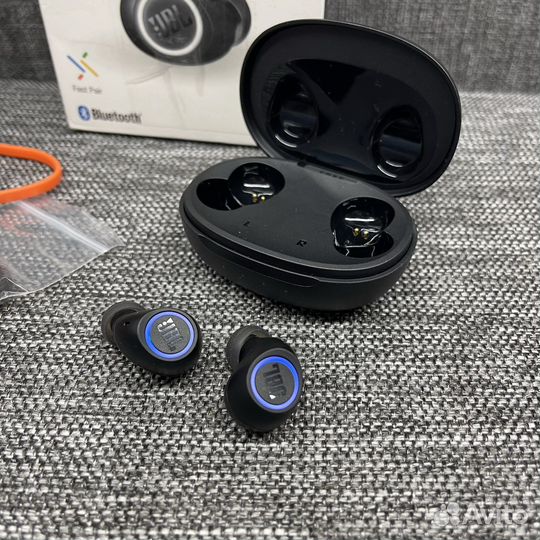 Беспроводные наушники JBL free II TWS черные б/у