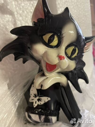 Статуэтка из полистоуна