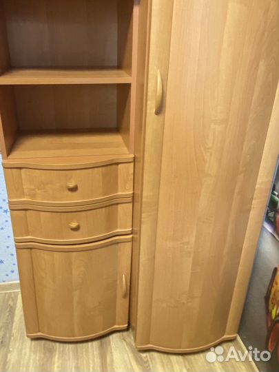 Шкаф