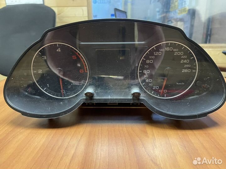 Audi q5 панель приборов цветная дизель 8R0920930C