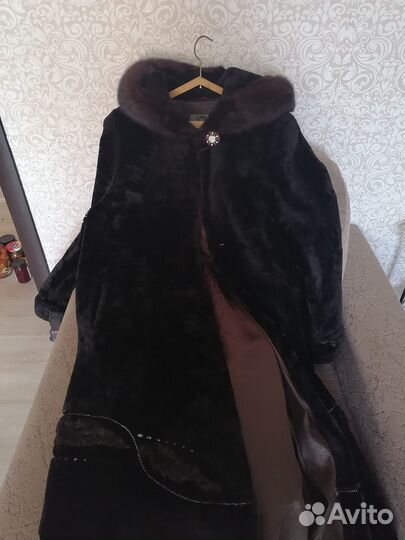 Шуба мутоновая с капюшоном