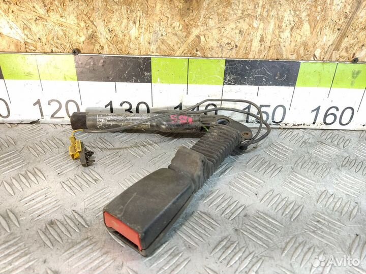 Ответная часть ремня безопасности Gl x164