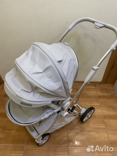 Продам прогулочную коляску