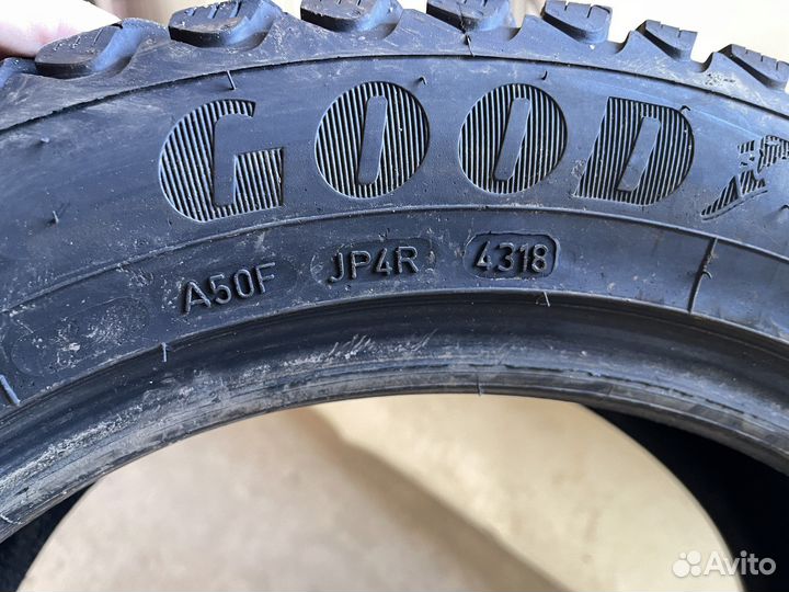 Goodyear Ultragrip Ice Arctic 205/55 R16 94T