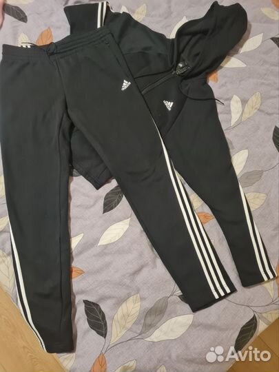 Спортивный костюм adidas