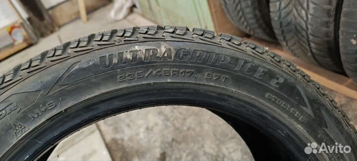 Goodyear UltraGrip Ice 2 235/45 R17