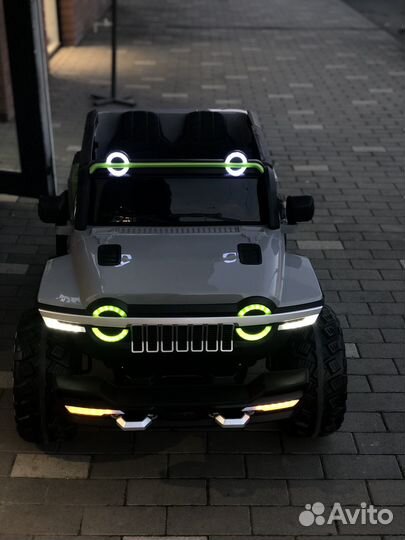 Детский электромобиль