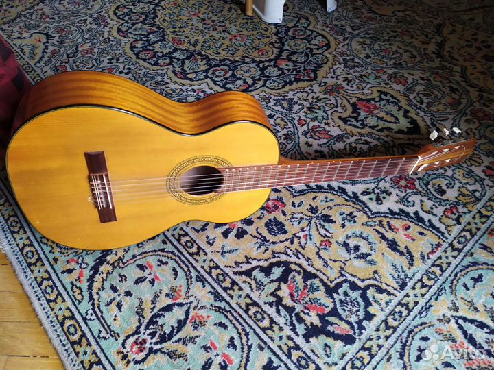 Классическая гитара бу