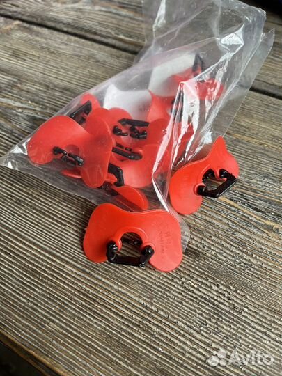 Очки от расклева для кур и птиц