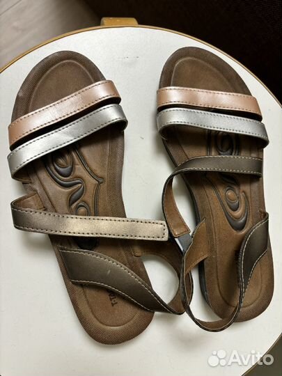 Сандалии / босоножки / сандали