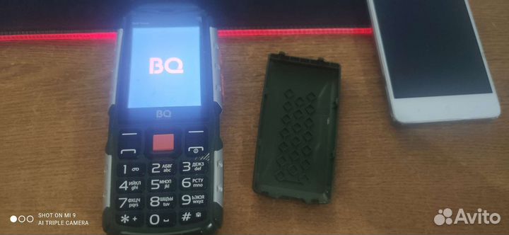 Кнопочный телефон BQ