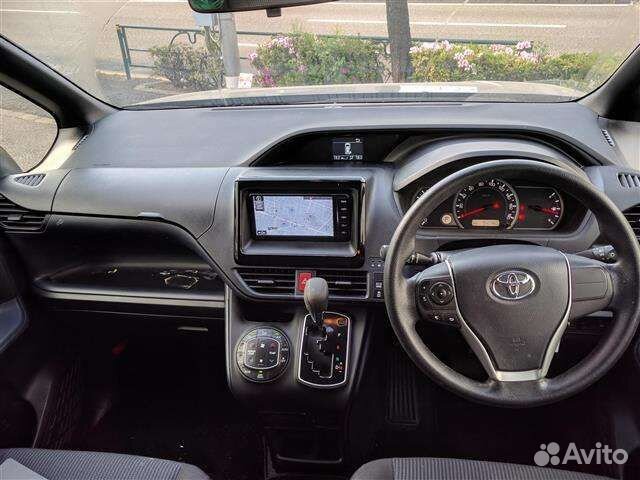 Рамка магнитолы 7 дюймов Toyota voxy/noah zrr80