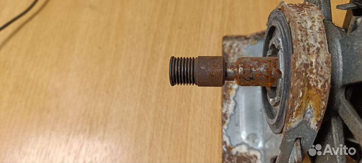 Двигататель стиральной машины Bosch