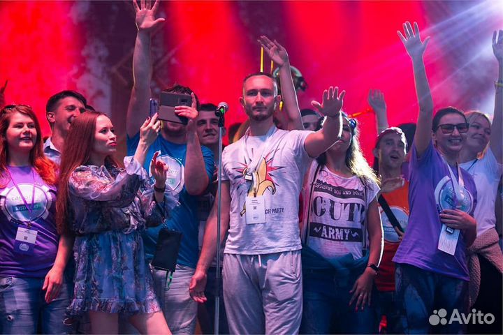 Диджей (+звук, свет, микрофоны, аппаратура)